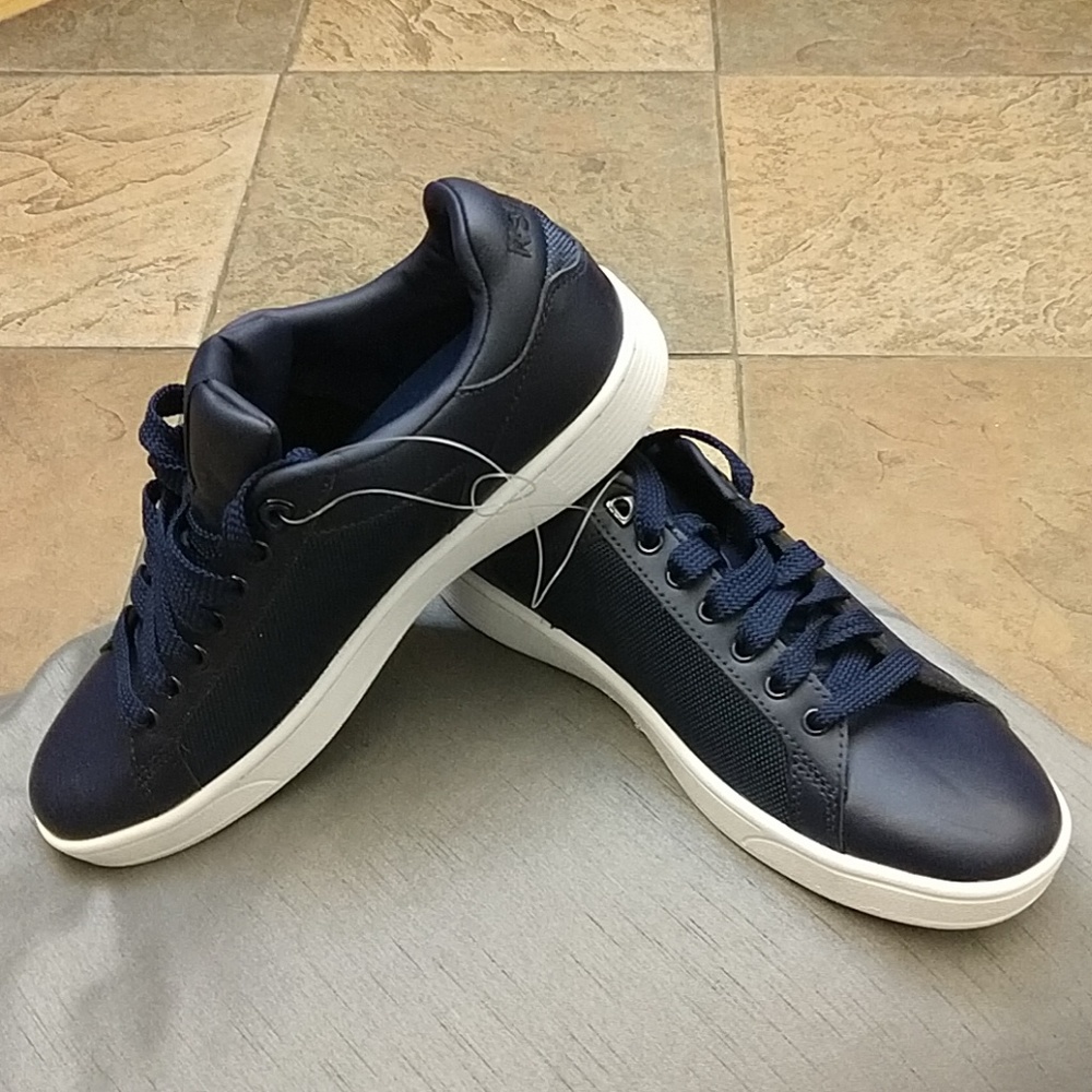 New $65 K-SWISS men's leather tennis shoes